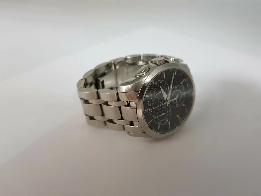 zegarek-tissot-t035617a-szkielko-szafirowe