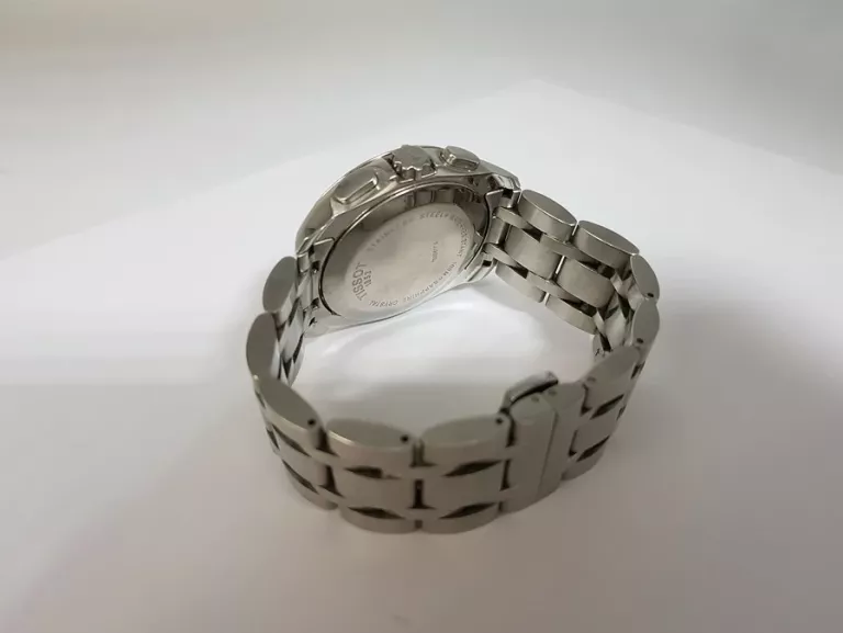 zegarek-tissot-t035617a-wodoszczelnosc-100m-wr100