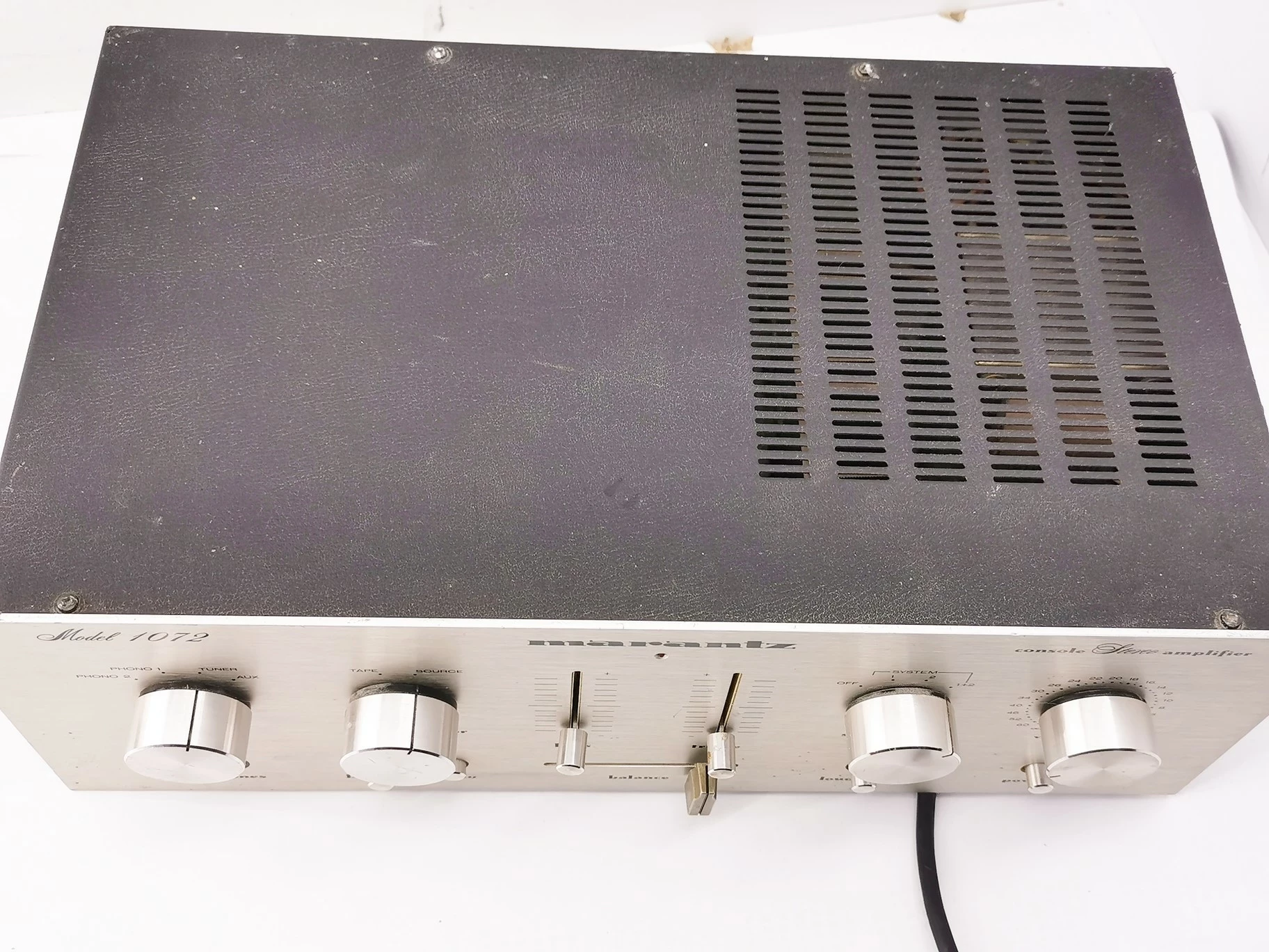 wzmacniacz-marantz-1072-liczba-kanalow-2