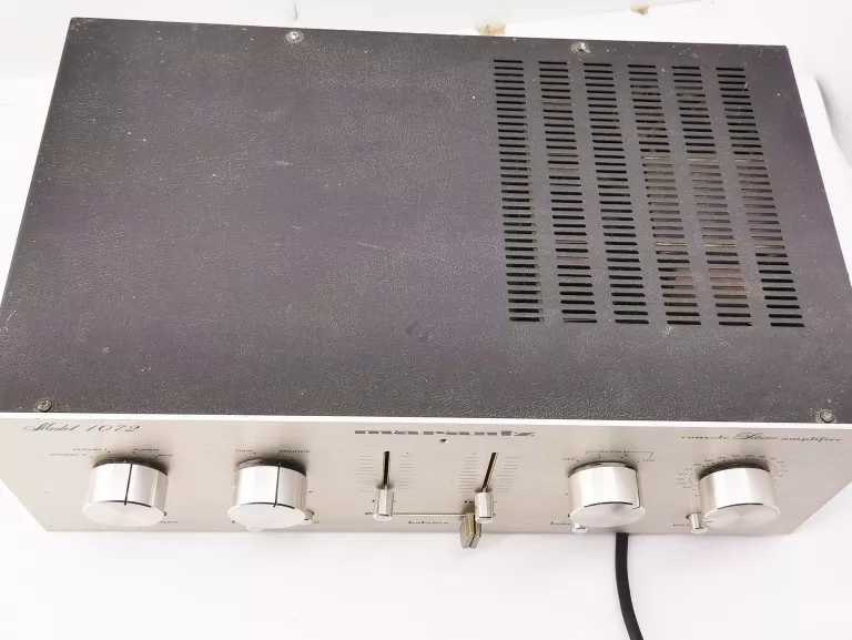 wzmacniacz-marantz-1072-liczba-kanalow-2