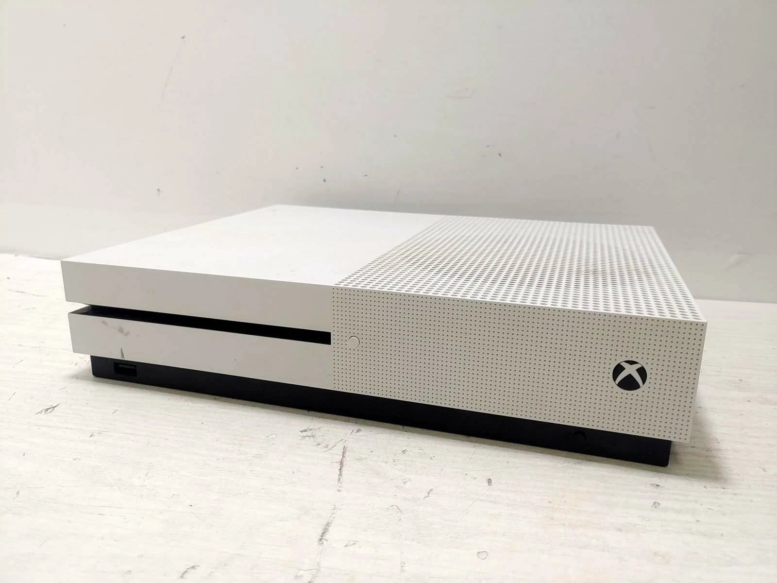 konsola-xbox-one-s-1681-polecam-wersja-konsoli-xbox-one-s