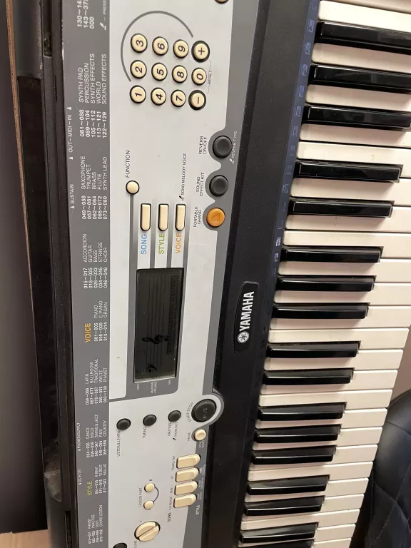 KEYBOARD YAMAHA PSR E213