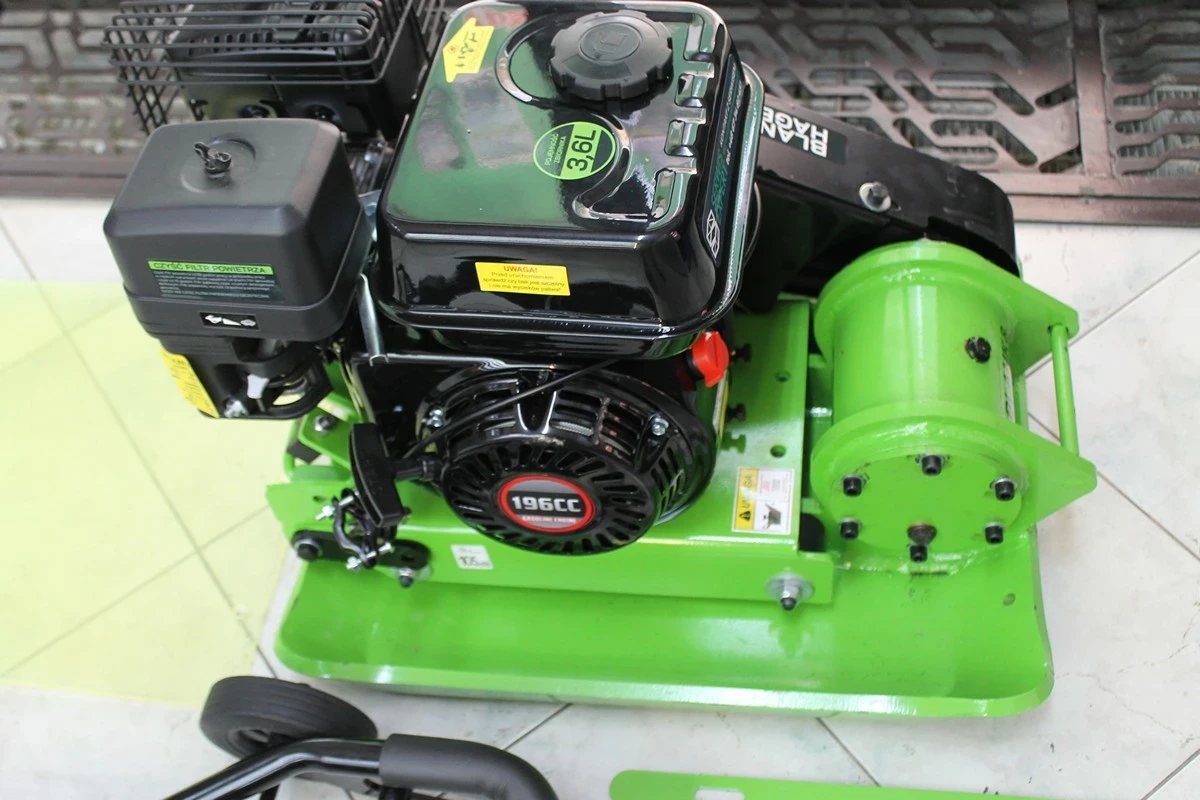 zageszczarka-hagen-ttd-pe90eu5-stan-fabryczny-rodzaj-zageszczarki-plytowa-ubijak