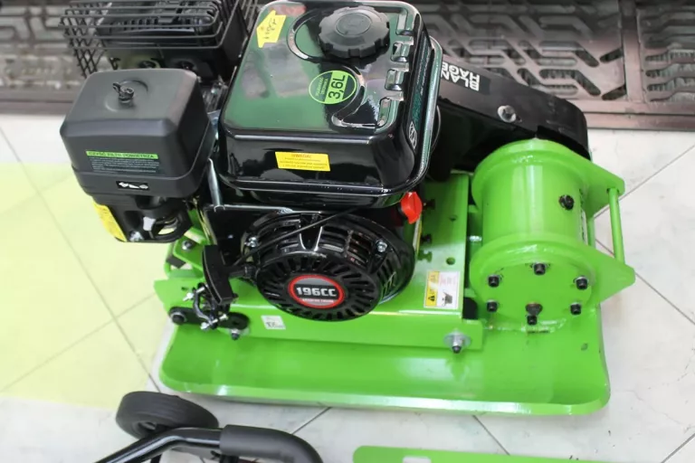 zageszczarka-hagen-ttd-pe90eu5-stan-fabryczny-rodzaj-zageszczarki-plytowa-ubijak