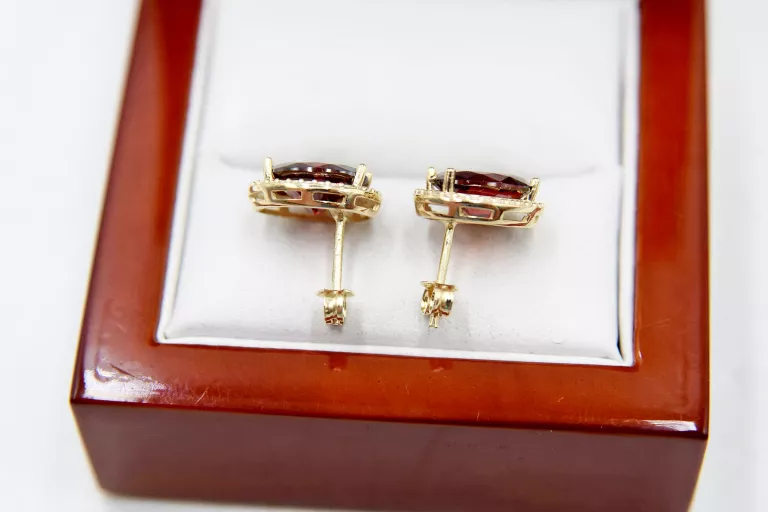 piekne-zlote-kolczyki-z-czerwonym-oczkiem-585-4g-rodzaj-wyrob-jubilerski