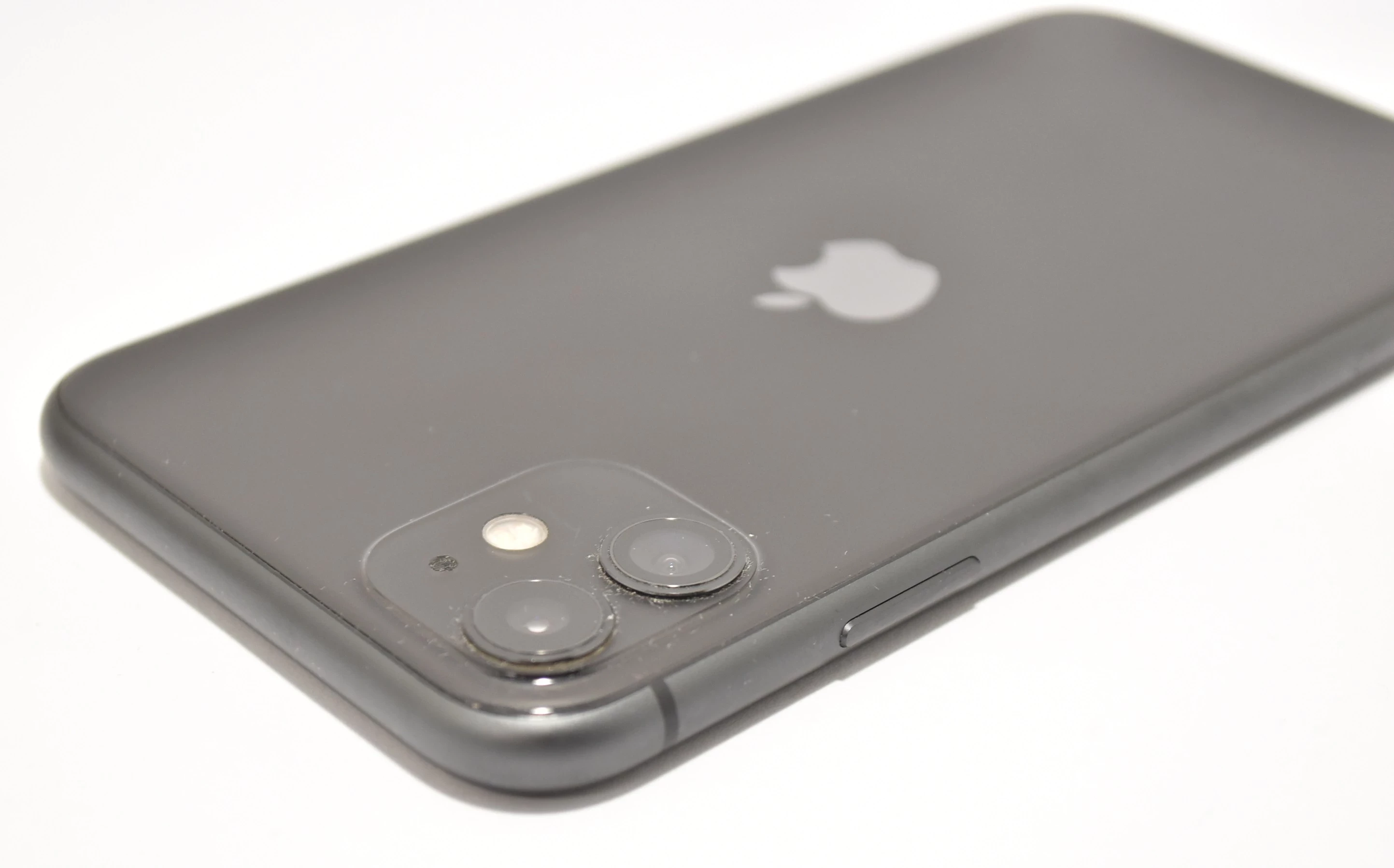 apple-iphone-11-64gb-przekatna-ekranu-61