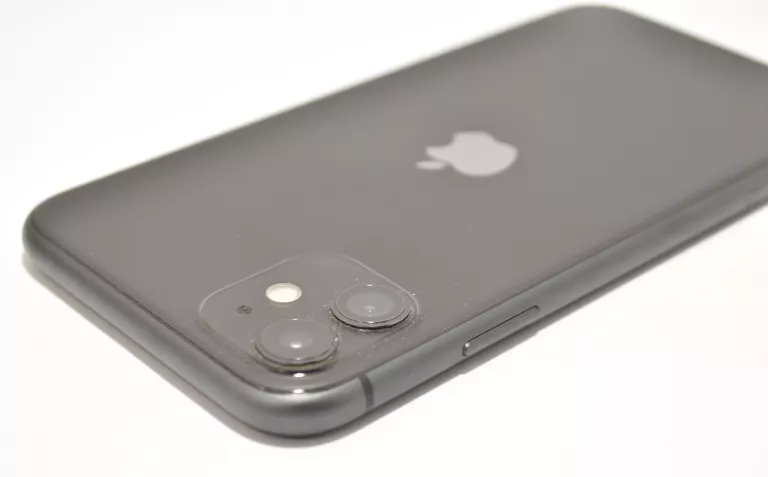 apple-iphone-11-64gb-przekatna-ekranu-61
