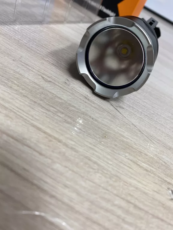 latarka-diodowa-fenix-tk22-680-lm-stan-uzywany