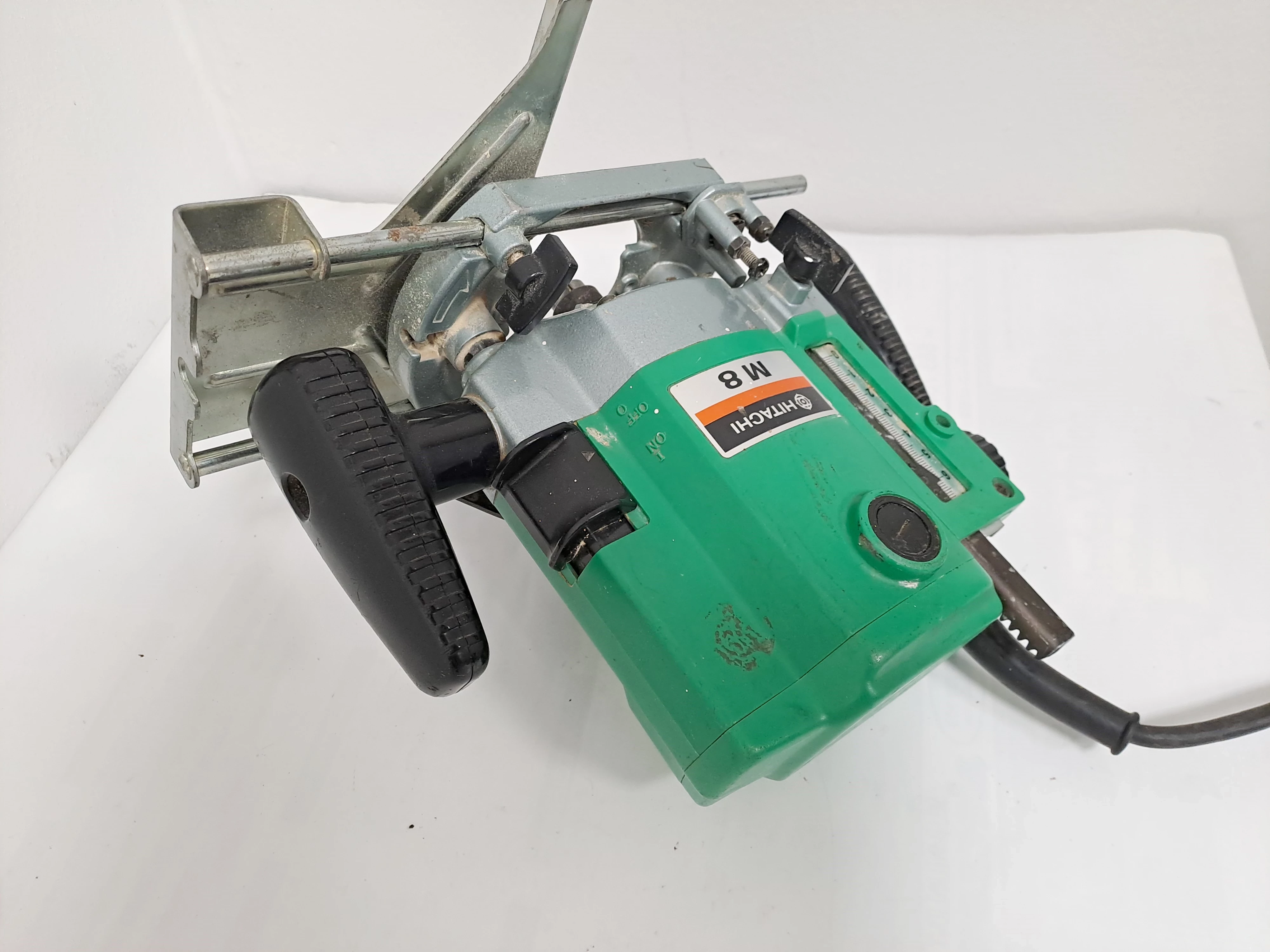 frezarka-gornowrzecionowa-hitachi-m8-kod-producenta-m8