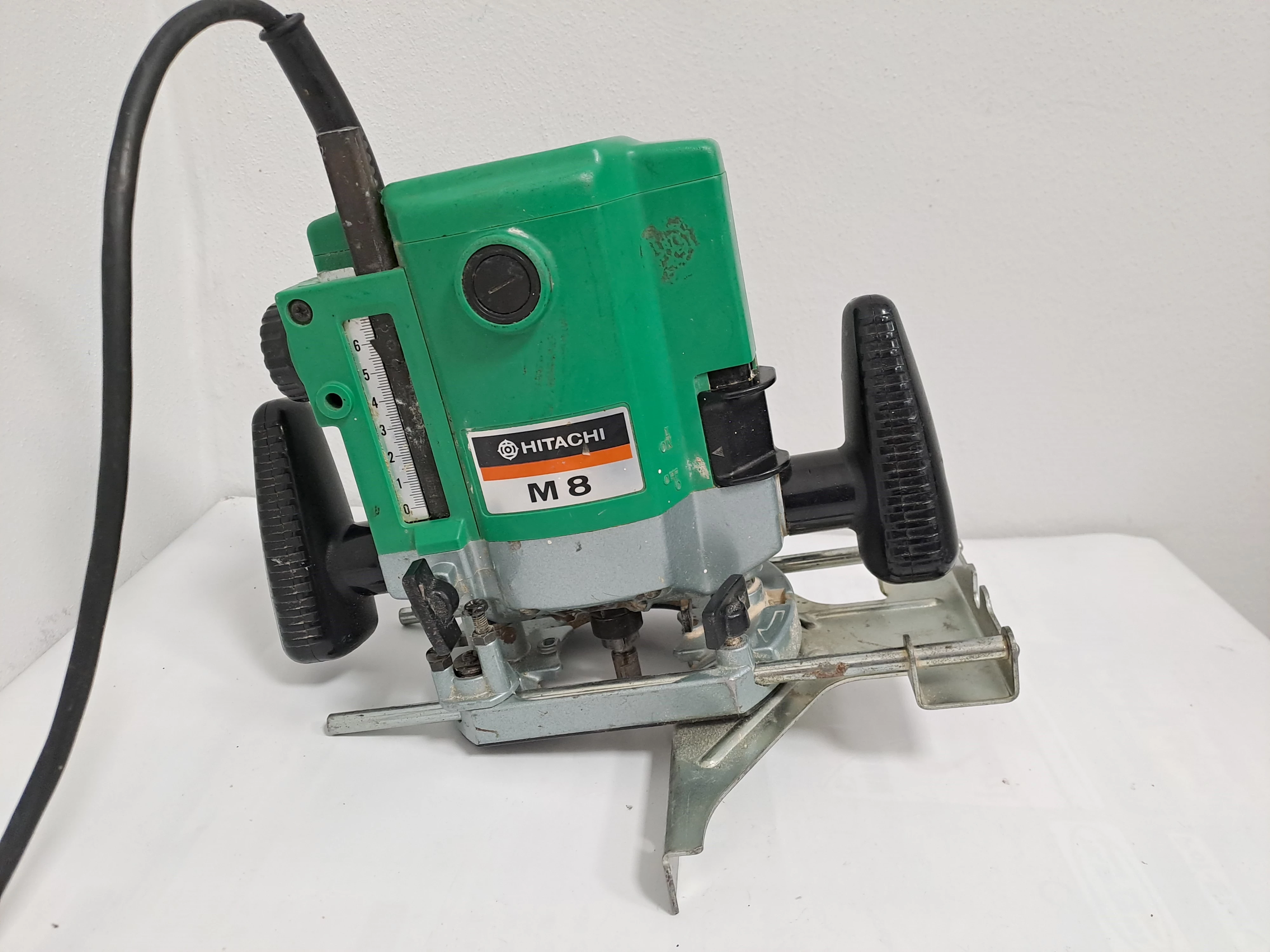 frezarka-gornowrzecionowa-hitachi-m8-laska-18-zdunska-wola