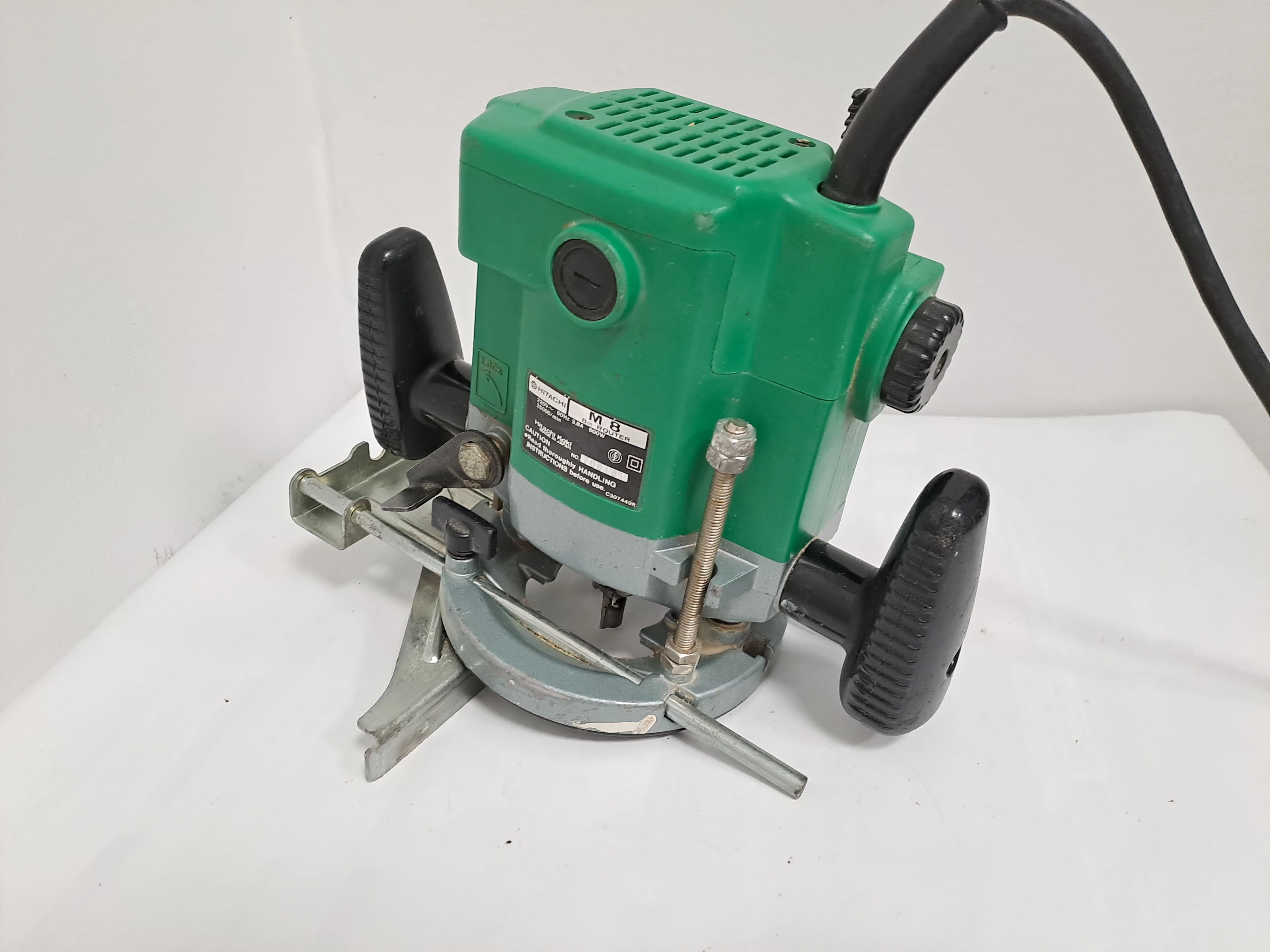 frezarka-gornowrzecionowa-hitachi-m8-rodzaj-frezarki-gornowrzecionowa