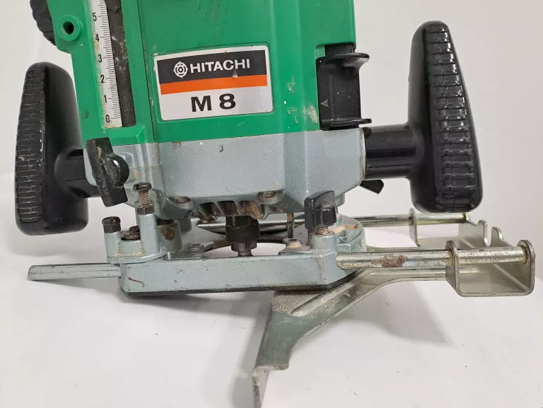 frezarka-gornowrzecionowa-hitachi-m8-stan-uzywany