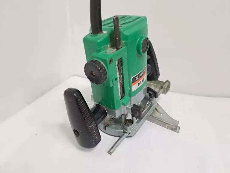 frezarka-gornowrzecionowa-hitachi-m8-stan-uzywany