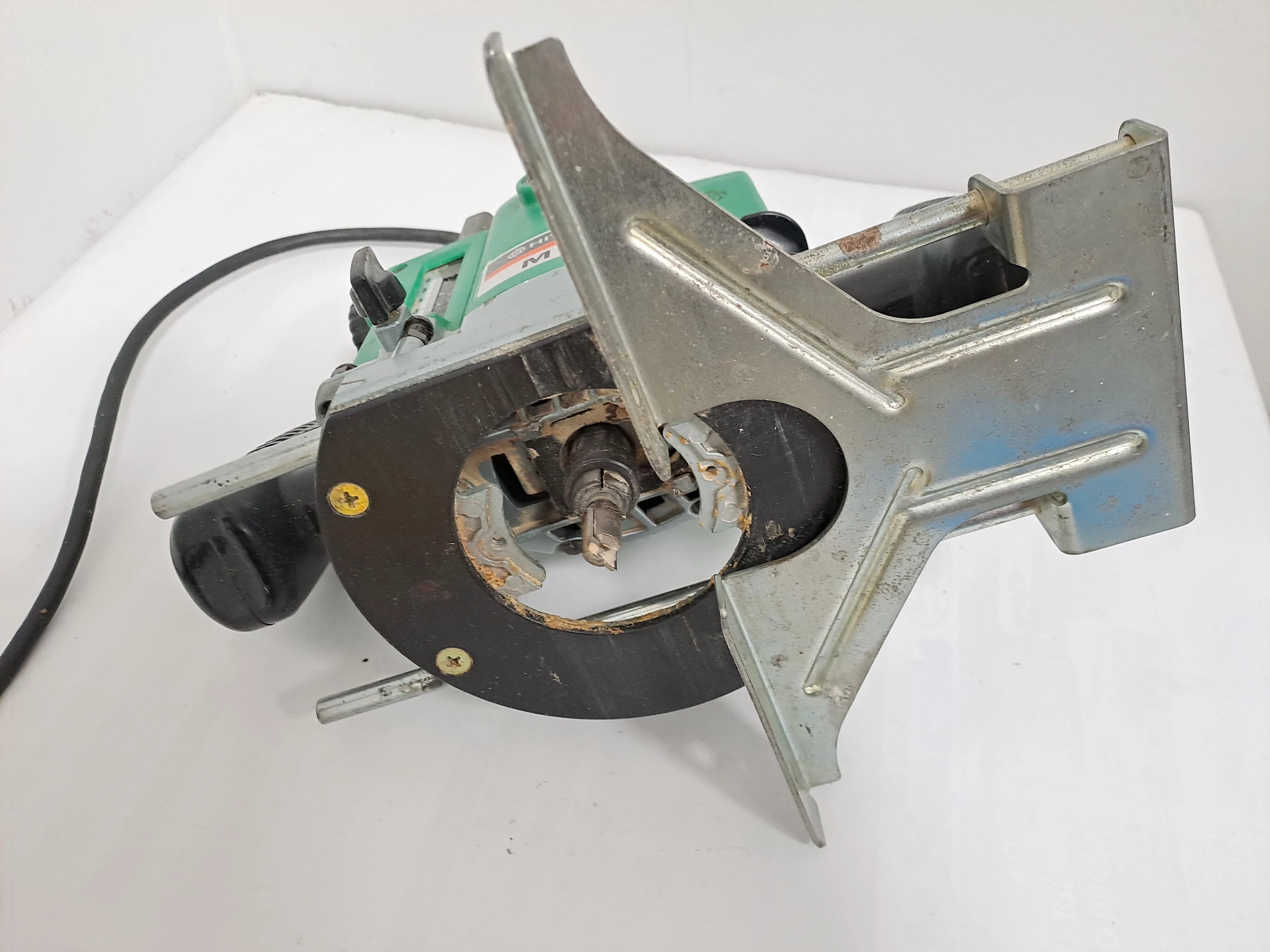 frezarka-gornowrzecionowa-hitachi-m8-laska-18-zdunska-wola