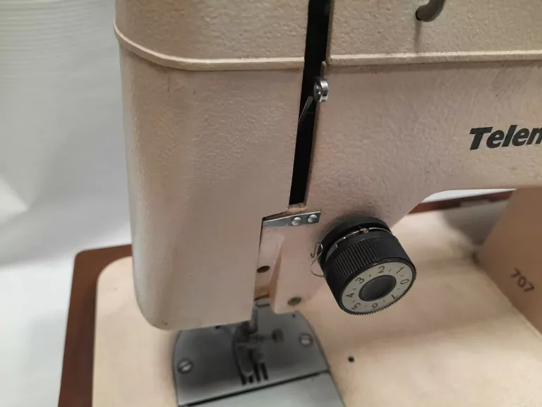 MASZYNA DO SZYCIA ŁUCZNIK TELEMAC 707