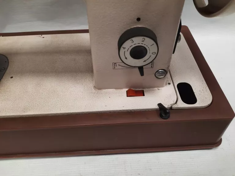 MASZYNA DO SZYCIA ŁUCZNIK TELEMAC 707