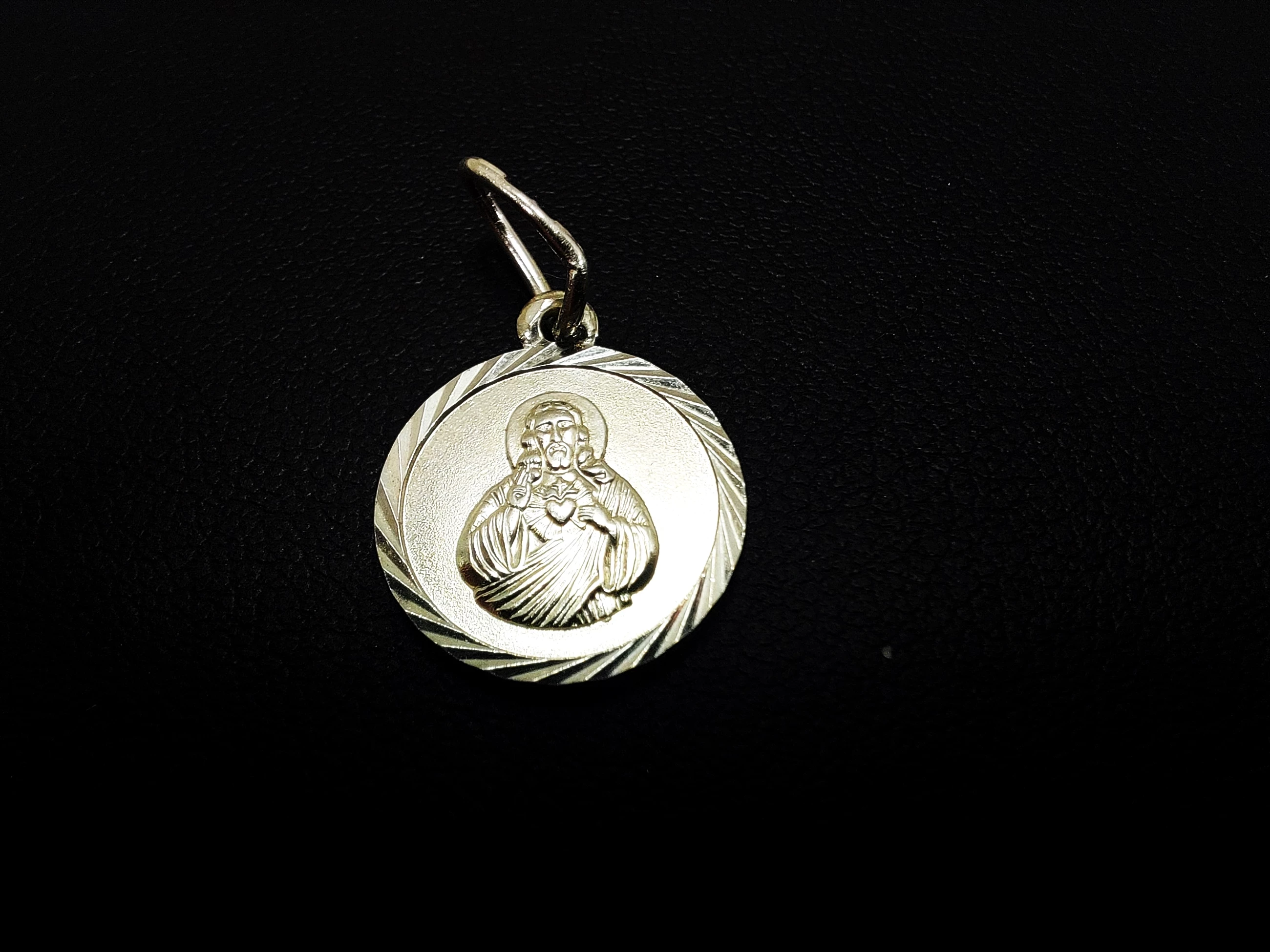 dwustronny-srebrny-medalik-proby-925-okragly-15g-plac-3-maja-6-sj-luban-kamp