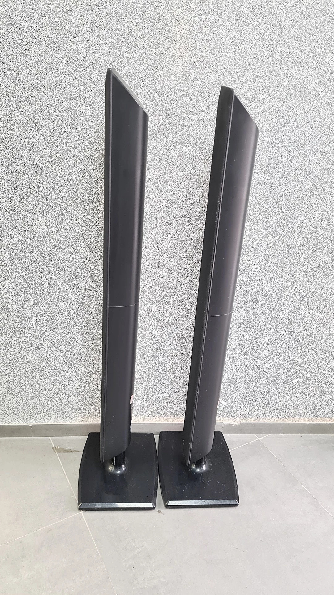 2-glosniki-stojace-lg-kolor-czarny