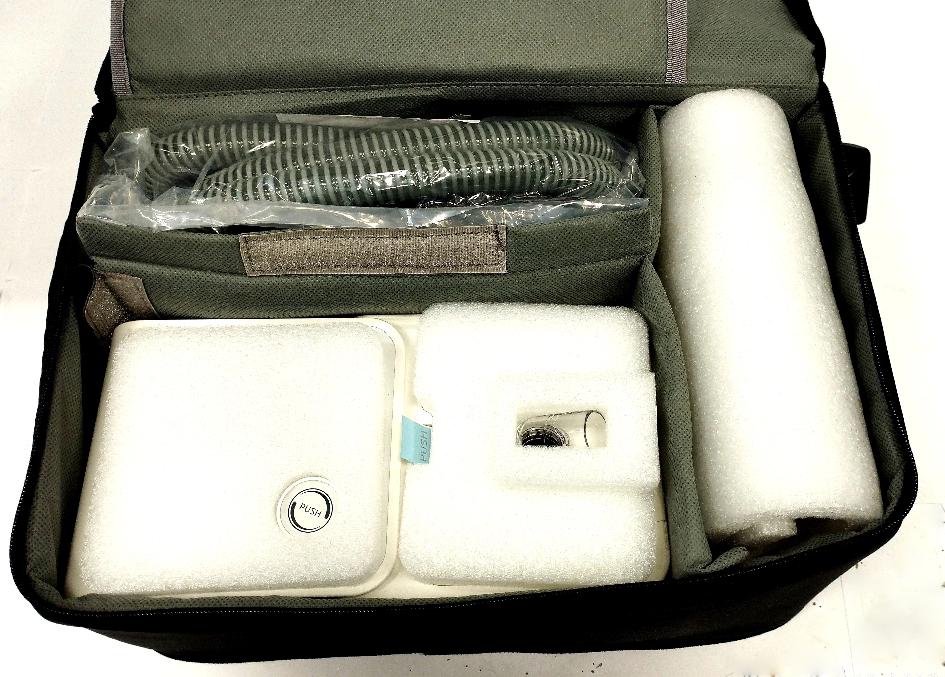 aparat-auto-cpap-do-bezdechu-sennego-yuwell-yh-560-kolor-dominujacy-bialy