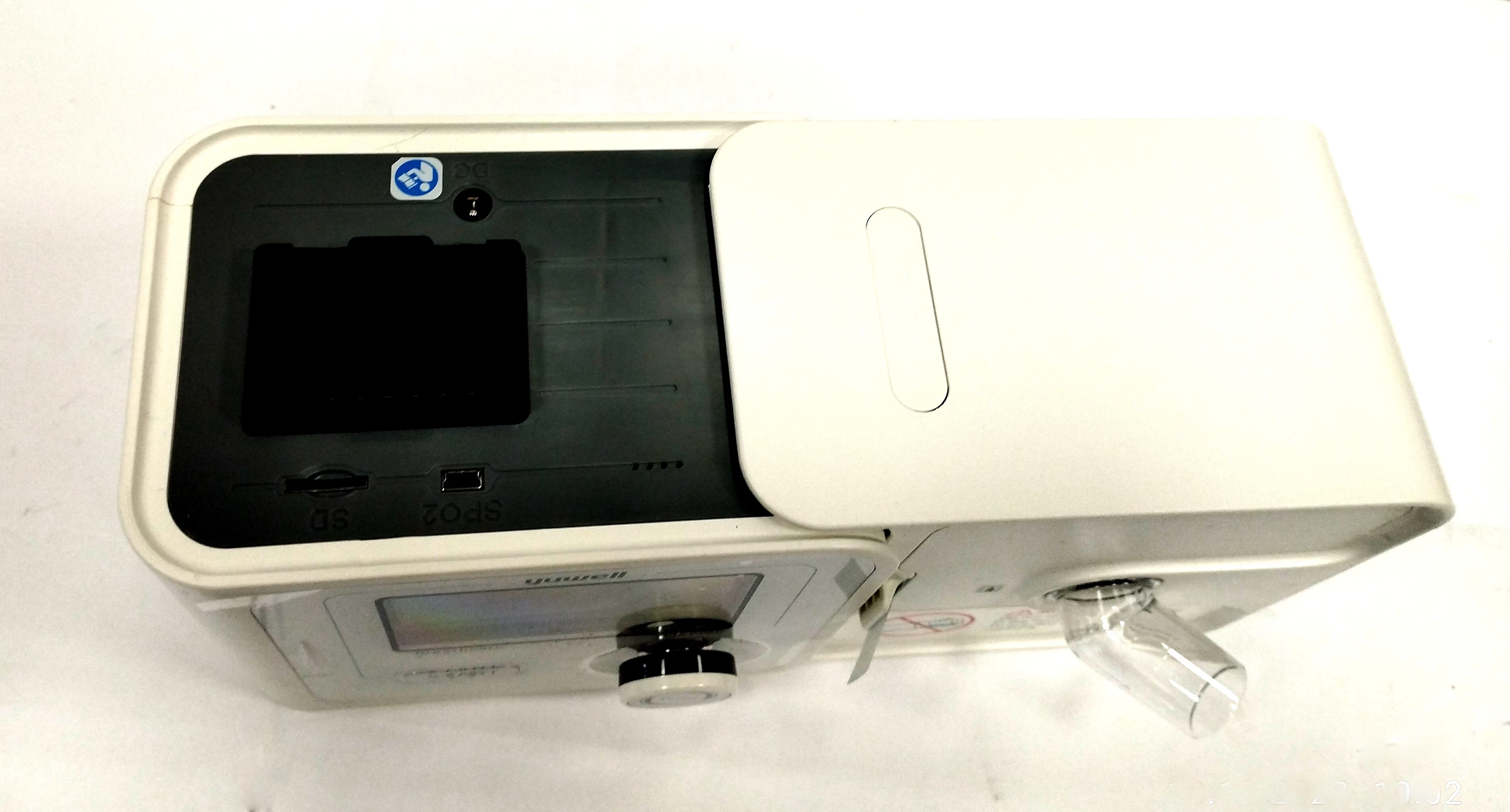 aparat-auto-cpap-do-bezdechu-sennego-yuwell-yh-560-zasilanie-sieciowe