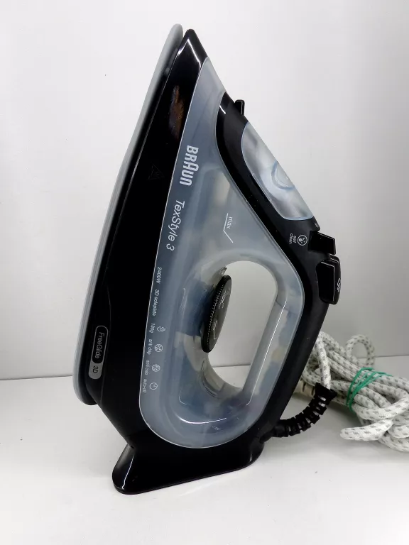 zelazko-braun-texstyle-3-kolor-dominujacy-niebieski