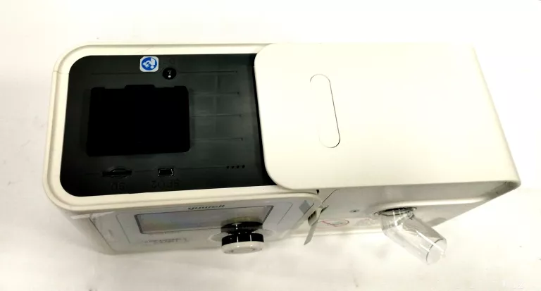 aparat-auto-cpap-do-bezdechu-sennego-yuwell-yh-560-zasilanie-sieciowe