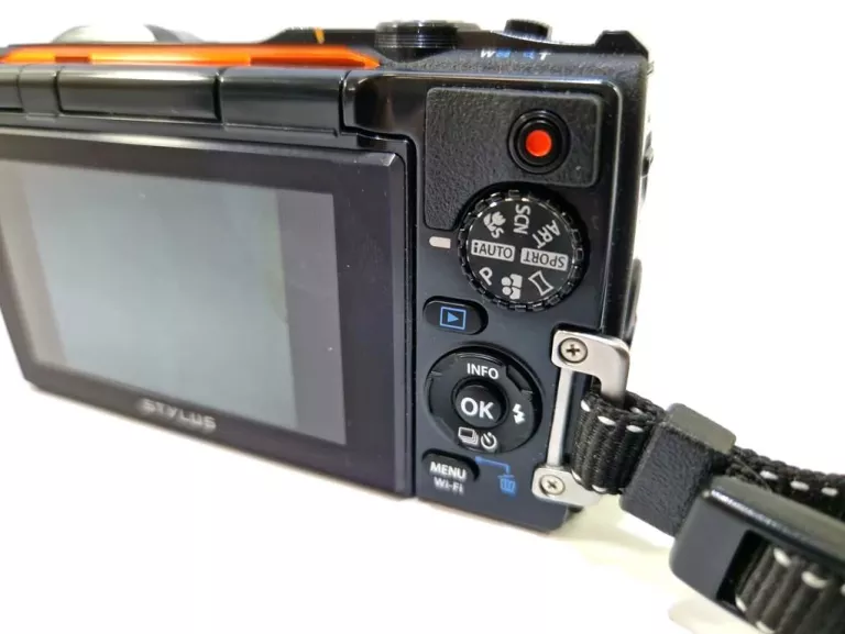 APARAT OLYMPUS STYLUS TOUGH TG-860