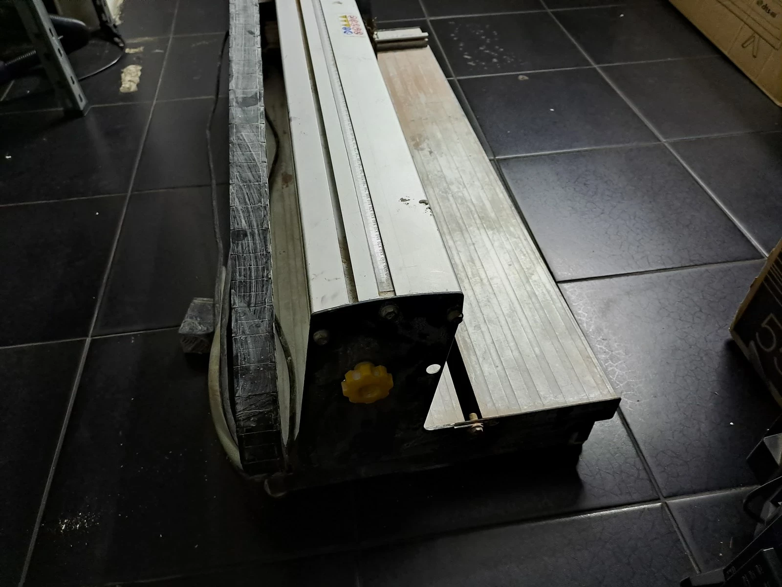 przecinarka-do-glazury-nutool-mc990-marka-nutool