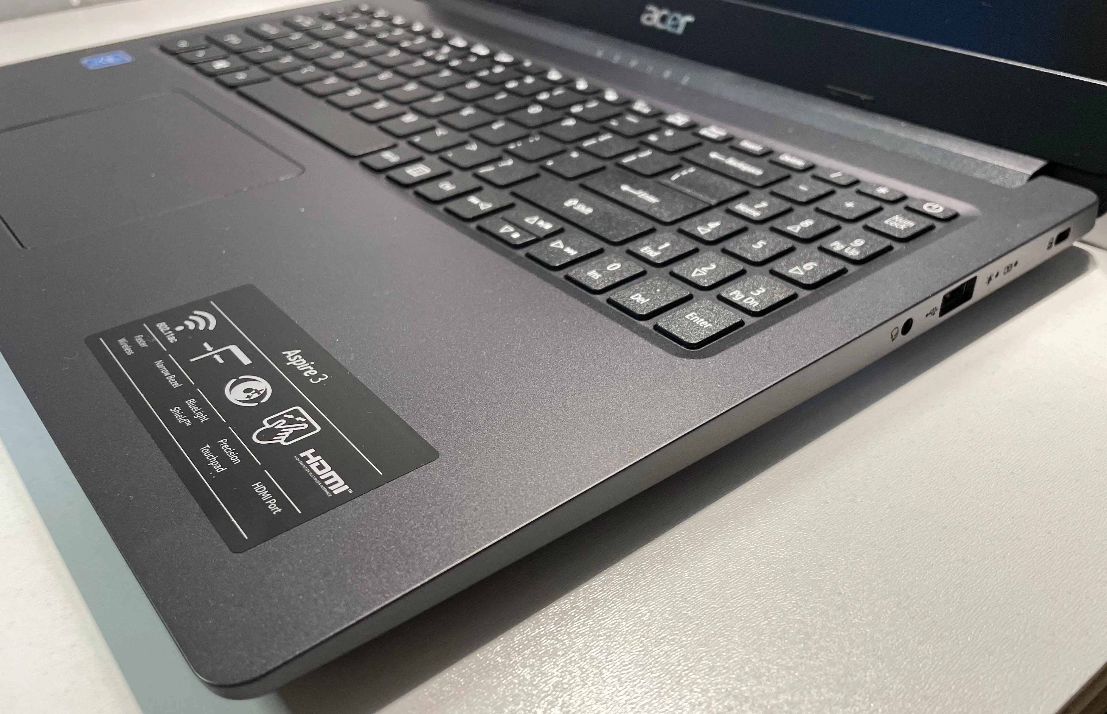 laptop-acer-aspire-3-intel-celeron-8gb-256gb-ssd-przekatna-ekranu-14