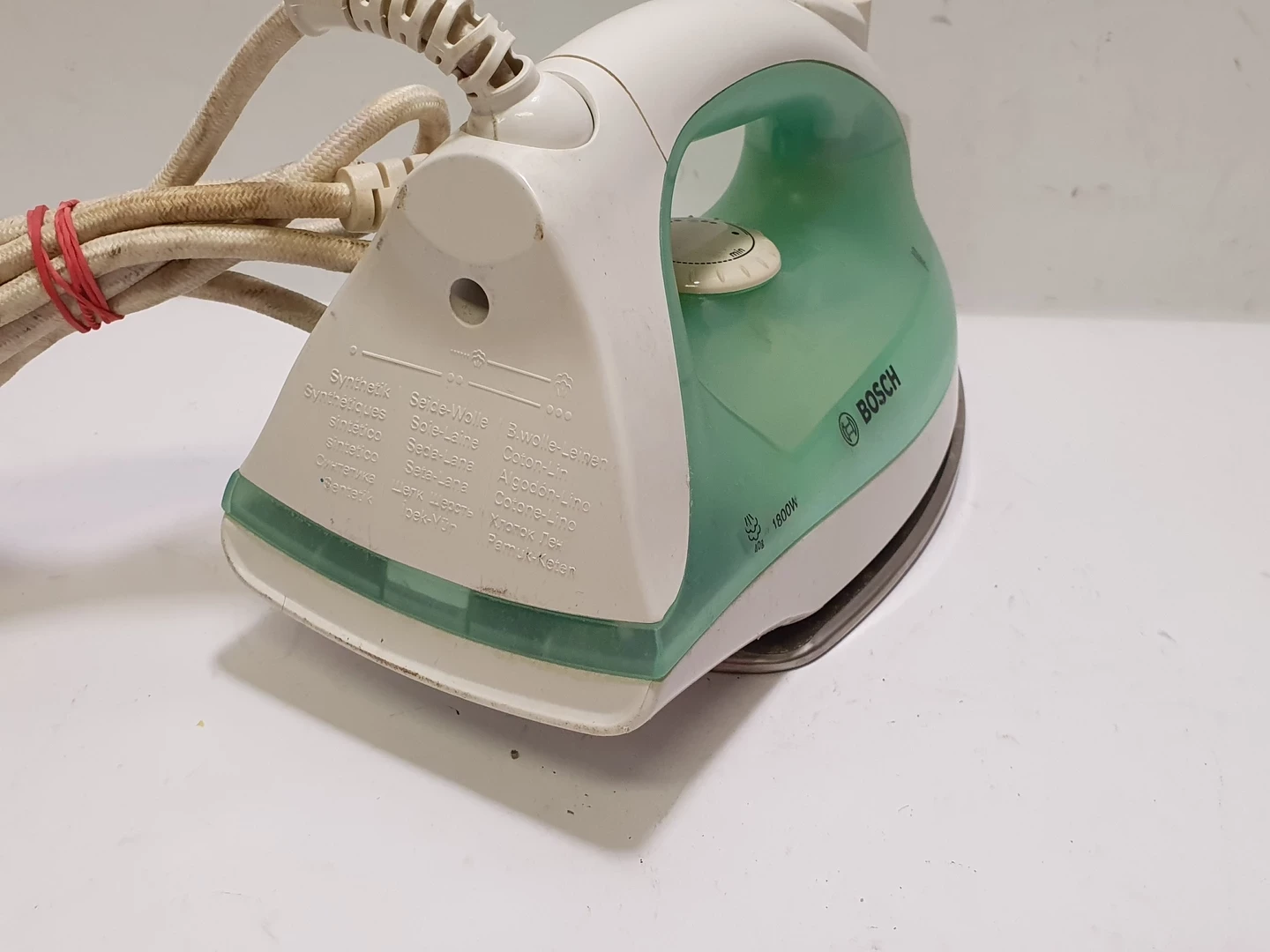 zelazko-bosch-tda2315-kolor-dominujacy-zielony