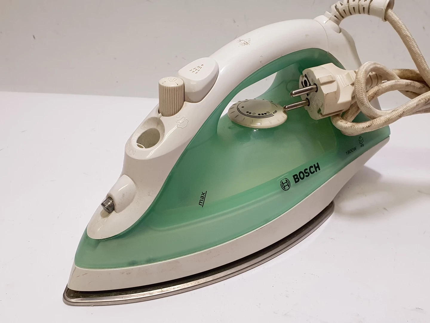 zelazko-bosch-tda2315-rodzaj-zelazka-parowe