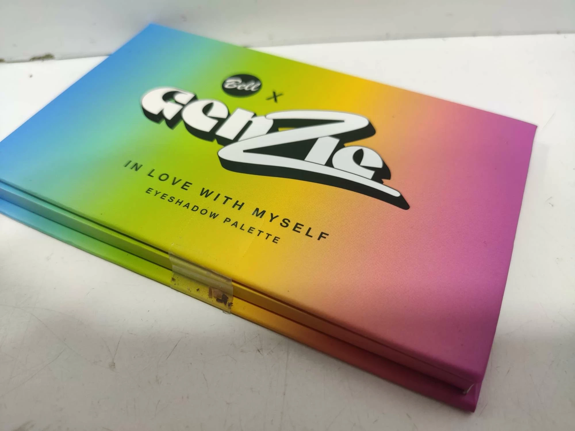 paletka-genzie-x-bell-in-love-with-myself-marka-bell