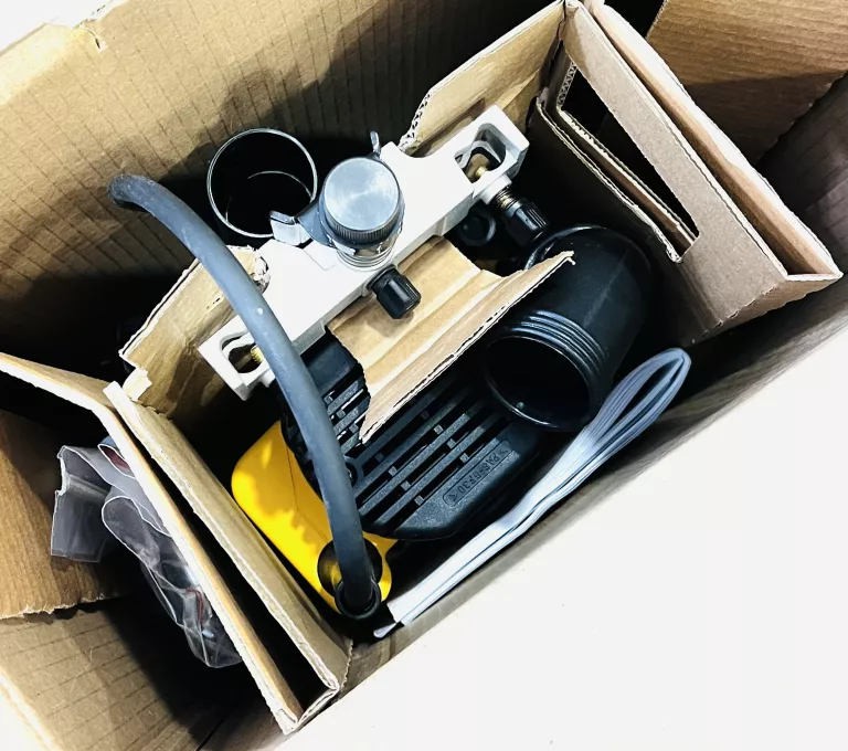 FREZARKA GÓRNOWRZECIONOWA 6-8MM 1100W DEWALT DW62