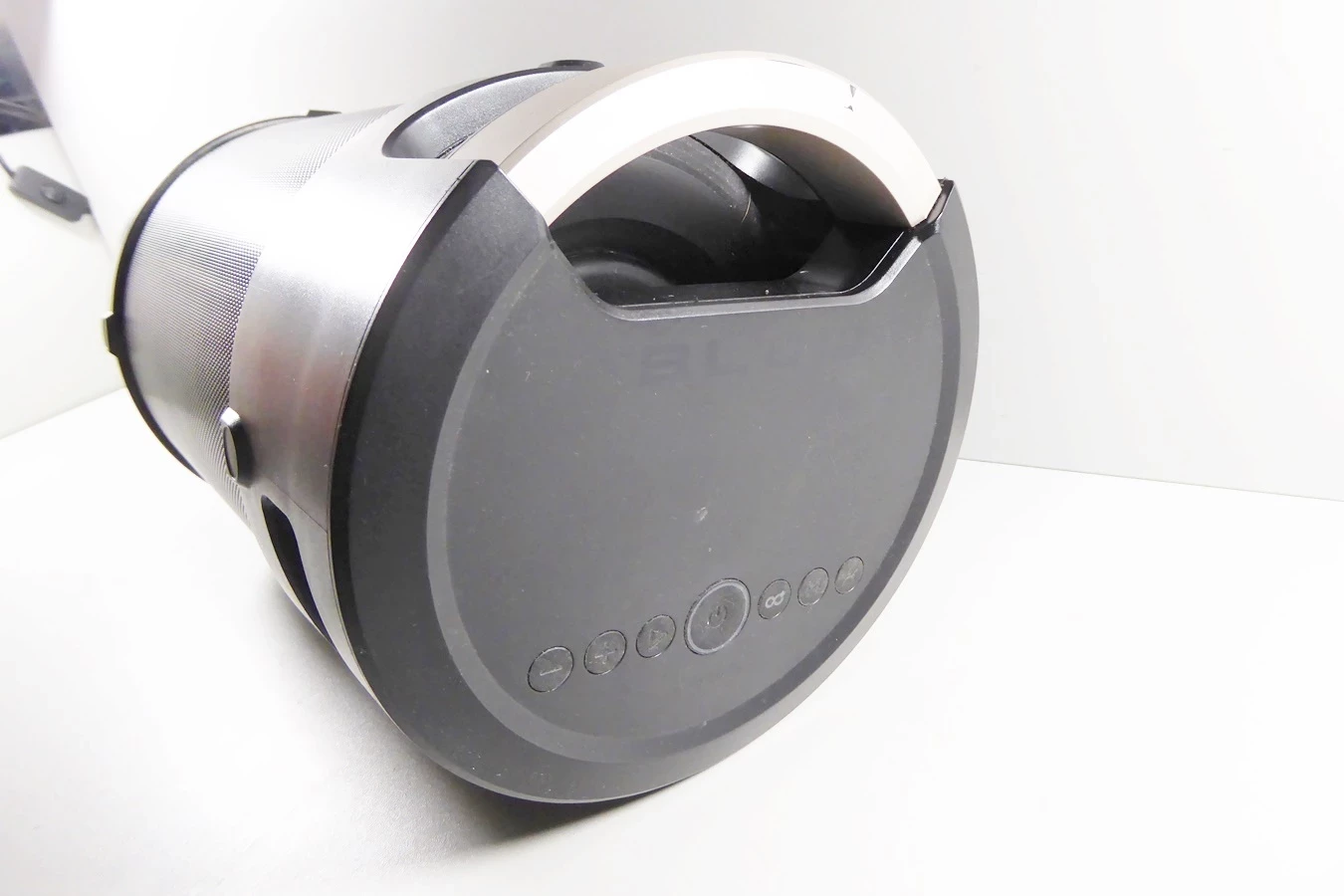 glosnik-bezprzewodowy-blow-bt-1500-funkcje-sterowanie-za-pomoca-smartfona