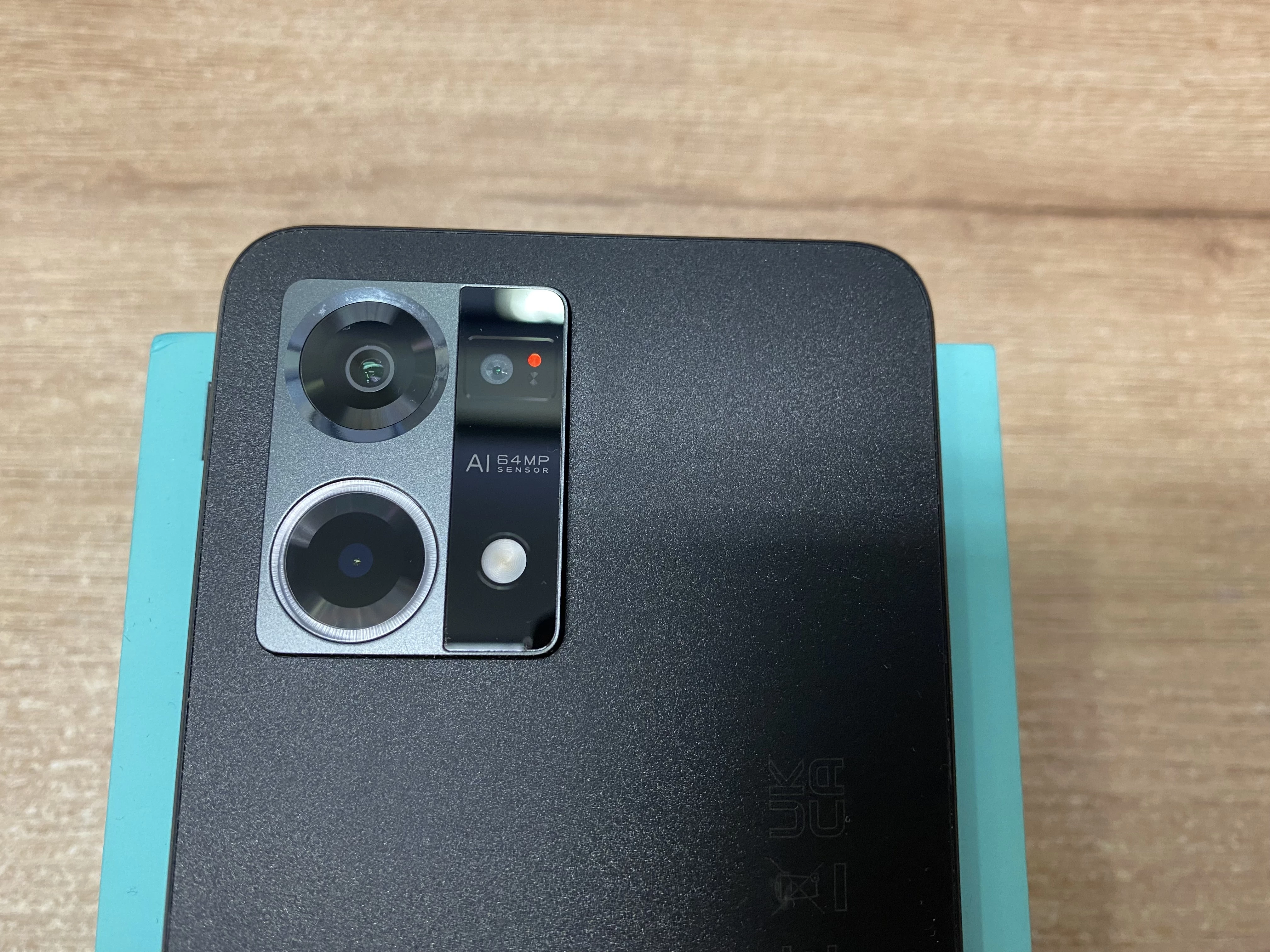 oppo-reno7-8128gb-komplet-typ-smartfon