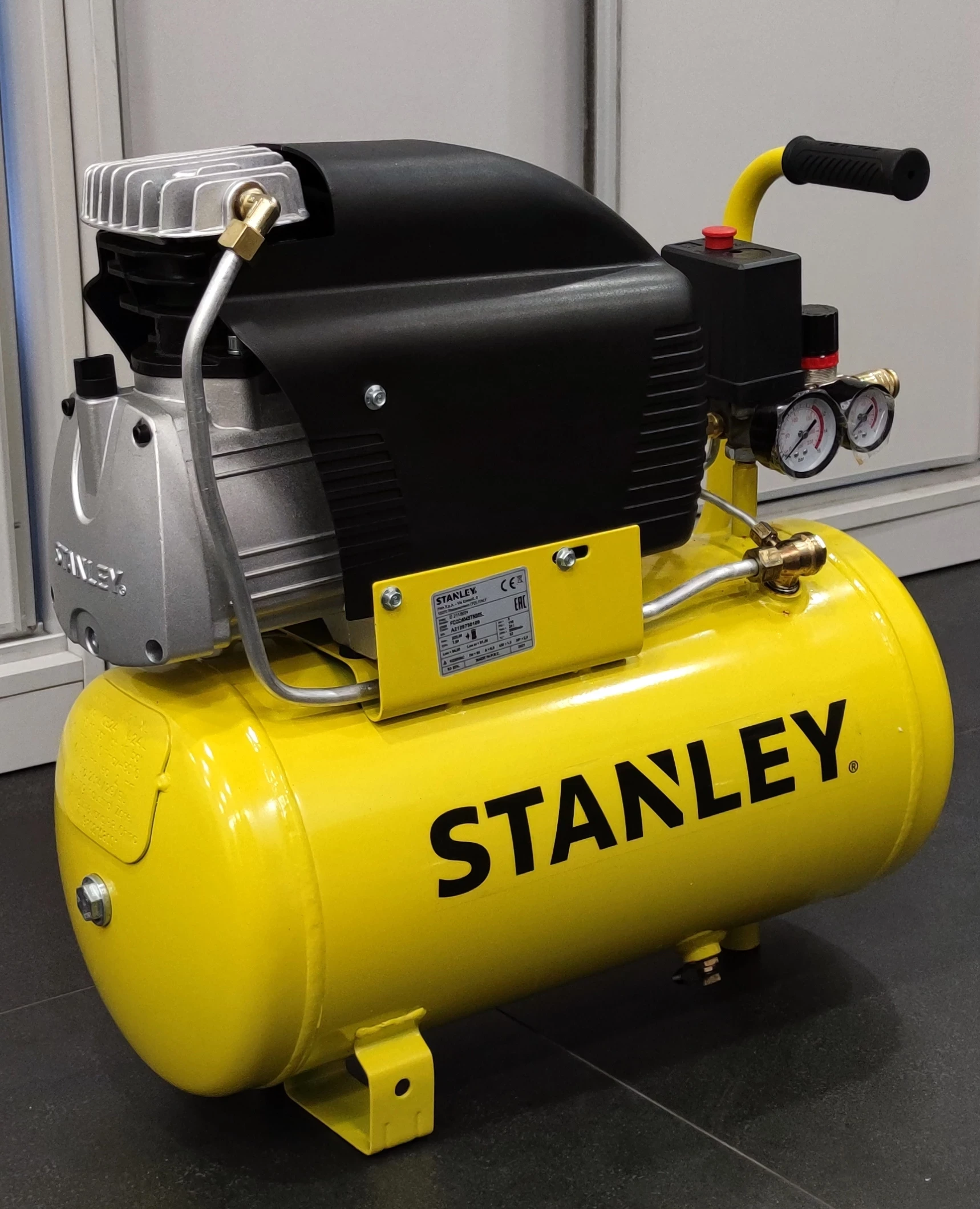 Compresor Stanley 24l Fccc404stc105 + Kit