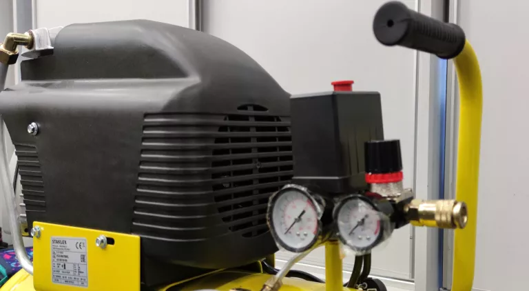 kompresor-stanley-fatmax-fccc404stn005-kit-8-cisnienie-maksymalne-8