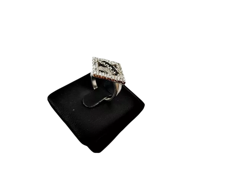 pierscionek-925-czarne-i-biale-cyrkonie-60g-rodzaj-wyrob-jubilerski