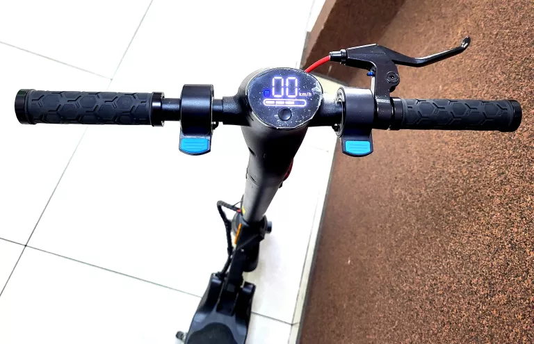 hulajnoga-mega-motion-m5-czytaj-opis-moc-silnika-1