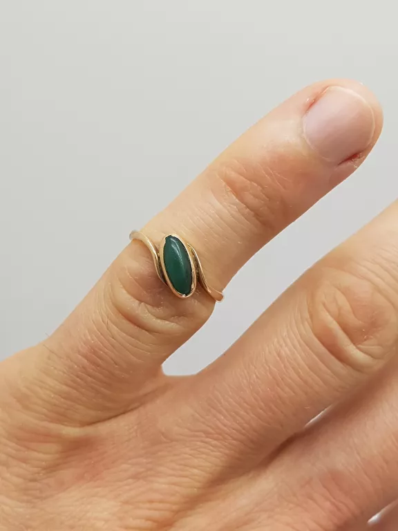 wyrob-jubilerski-zloty-pierscionek-p-585-material-15835-2