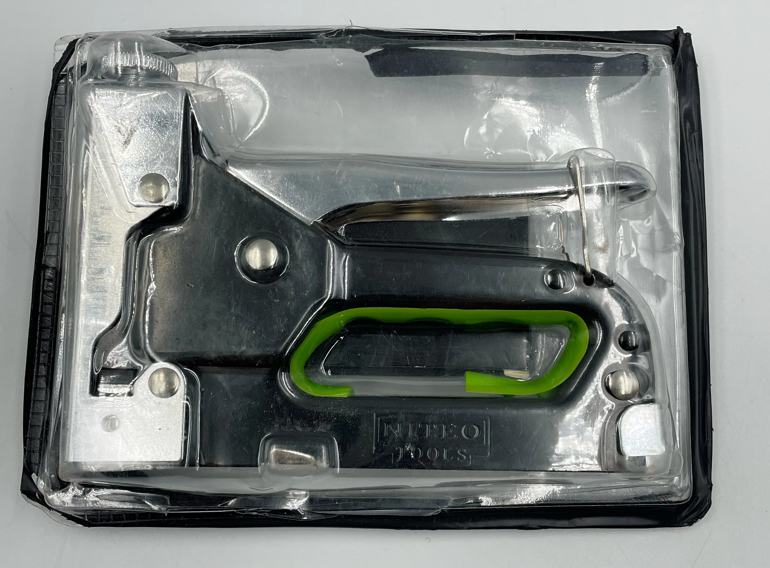 zszywacz-niteo-tools-zszywki-stan-powystawowy