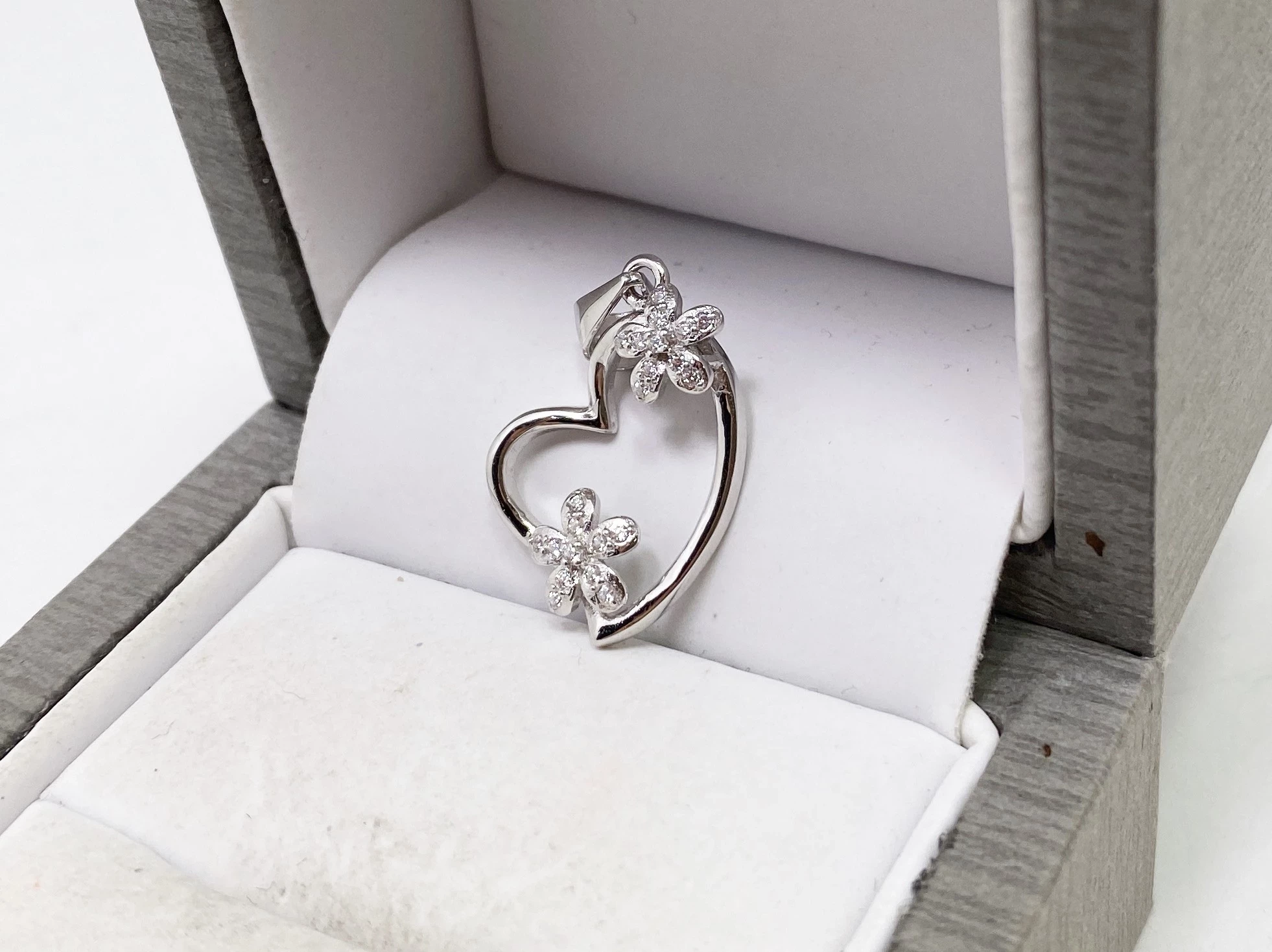 srebrny-wisiorek-serduszko-ag-925-ean-gtin-5905220411801