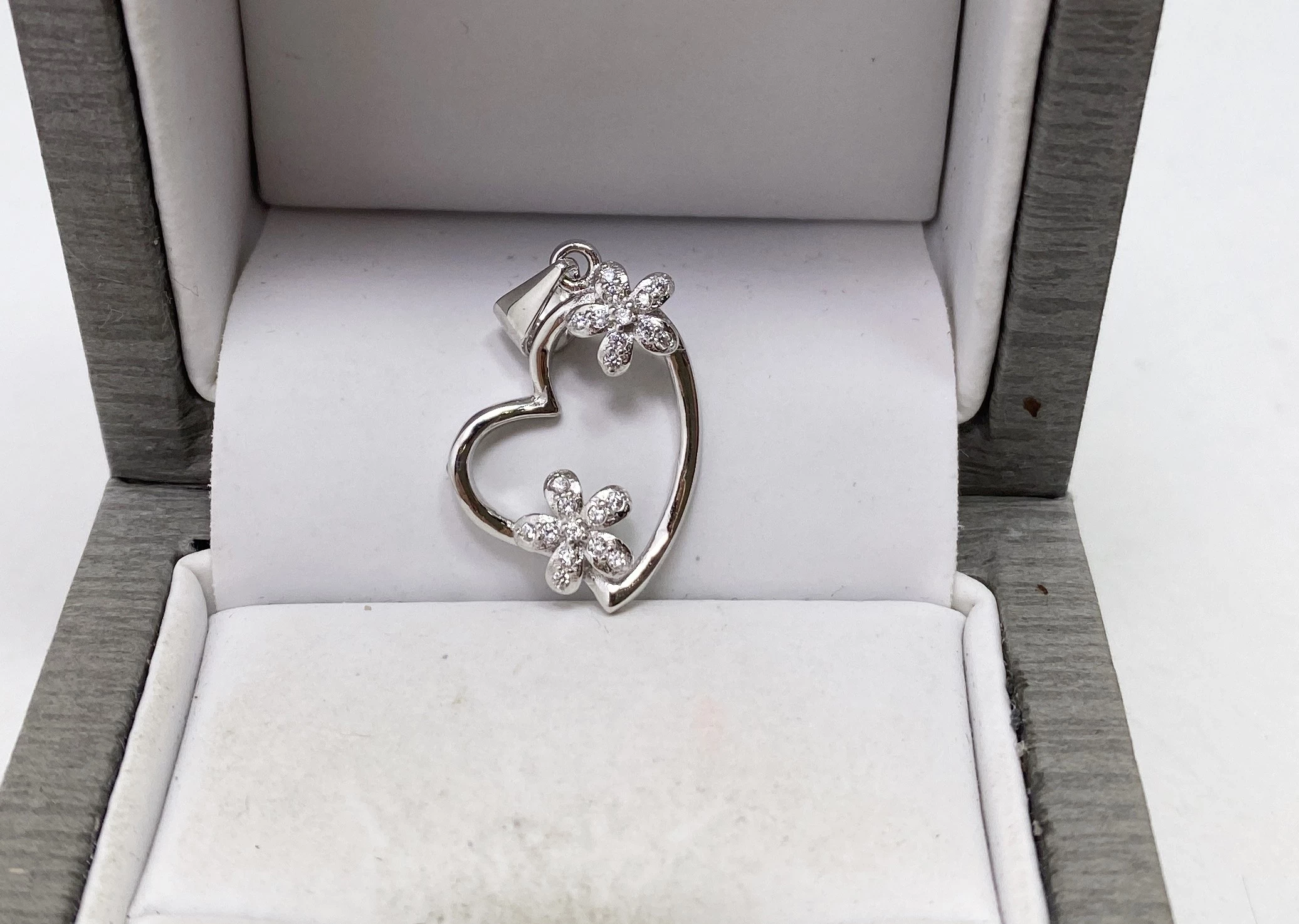 srebrny-wisiorek-serduszko-ag-925-hubska-82-wroclaw