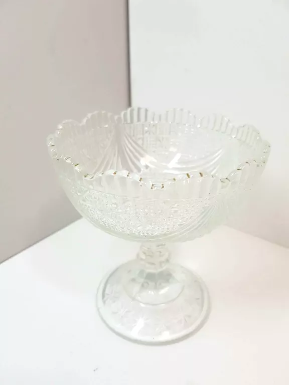 pucharek-cukiernica-szklo-na-nodze-osiedle-centrum-d1-krakow