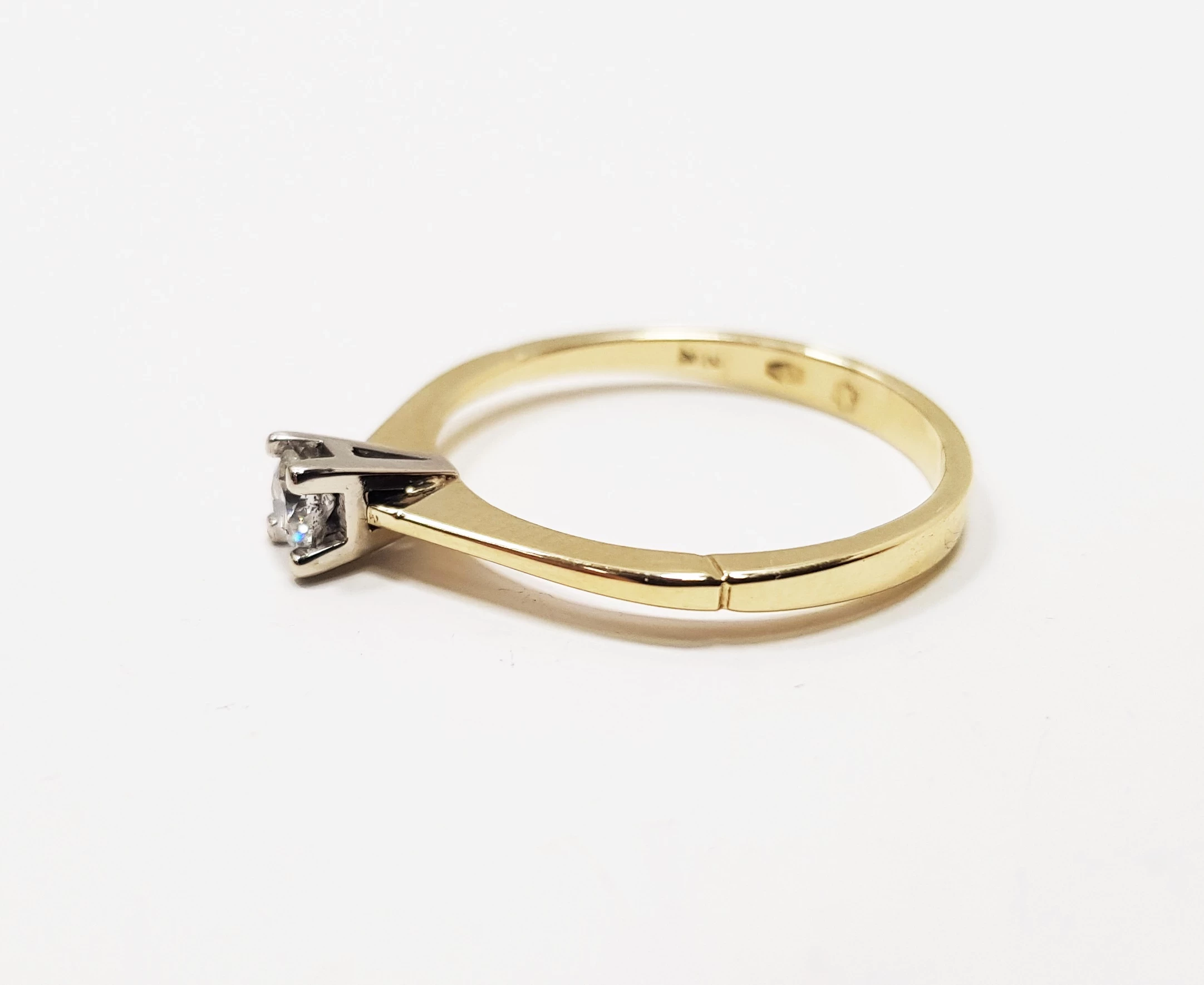 piekny-zloty-pierscionek-z-brylantem-pr585-kamien-17088-8388608