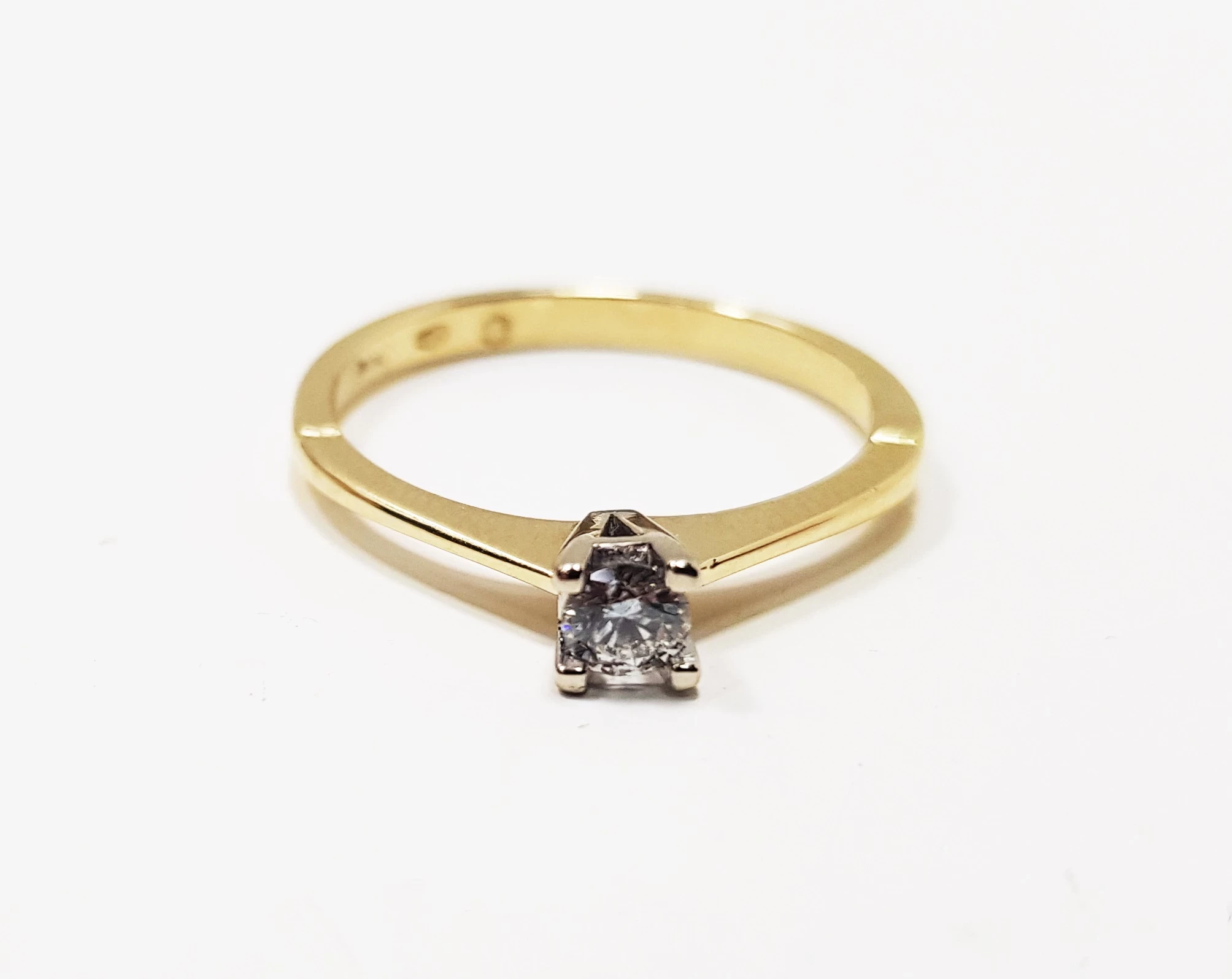 piekny-zloty-pierscionek-z-brylantem-pr585-material-15835-2