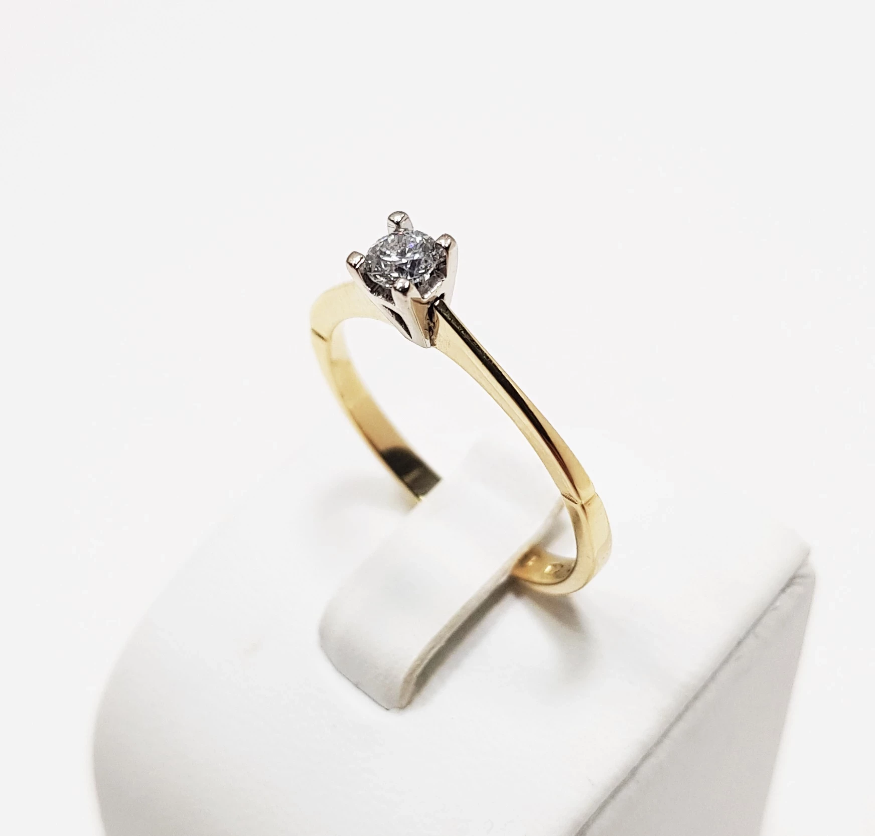 piekny-zloty-pierscionek-z-brylantem-pr585-stan-11323-2