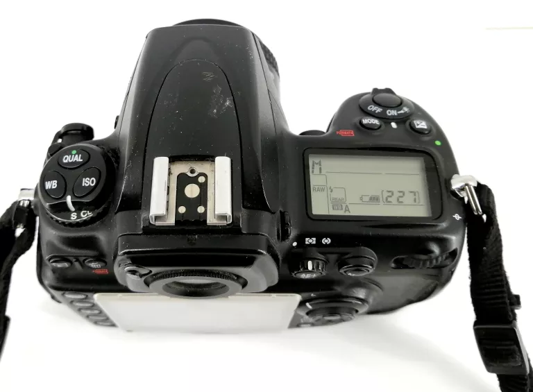 aparat-nikon-d700obiek-nikon-nikkor-24mm-128d-rozmiar-matrycy-pelna-klatka