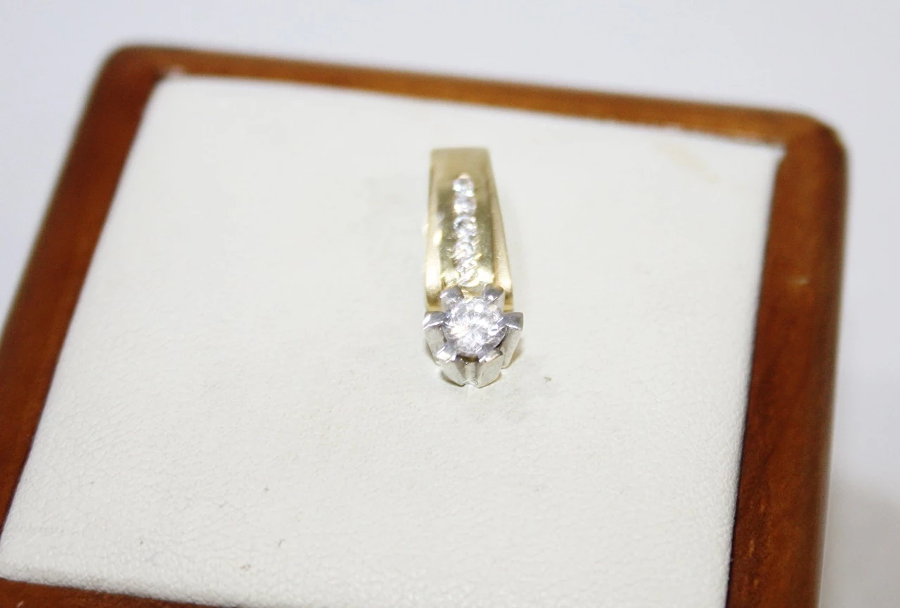 ladna-zlota-zawieszka-z-oczkiem-185g-ean-gtin-0025091400829