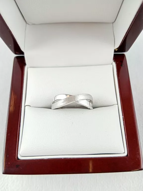 srebrny-piekny-pierscionek-mat-i-polysk-pr925-r13-stan-11323-2